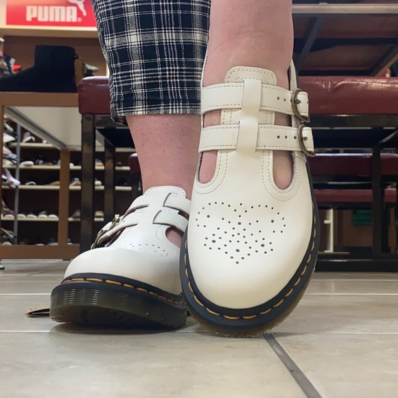 *NEW* Dr. Martens 8065 Mary Jane (26563100) - Picture 2 of 6